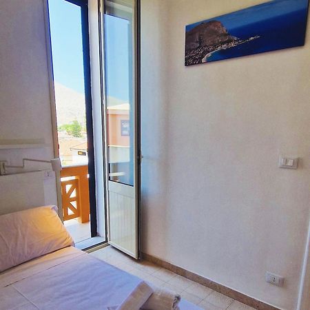 Apartment By The Sea Mondello Beach باليرمو المظهر الخارجي الصورة