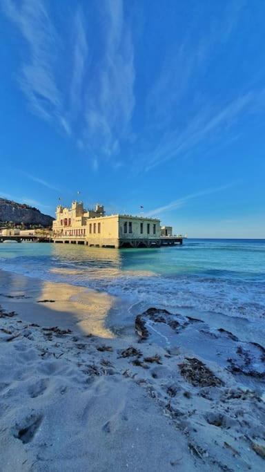 Apartment By The Sea Mondello Beach باليرمو المظهر الخارجي الصورة