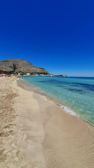 Apartment By The Sea Mondello Beach باليرمو المظهر الخارجي الصورة