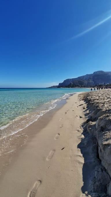 Apartment By The Sea Mondello Beach باليرمو المظهر الخارجي الصورة