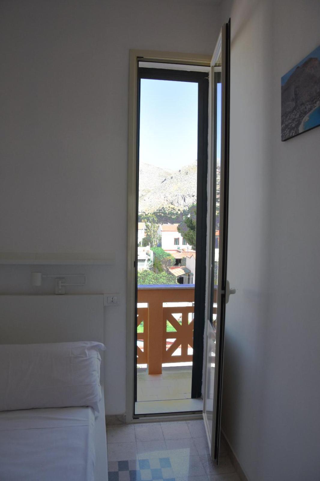 Apartment By The Sea Mondello Beach باليرمو المظهر الخارجي الصورة