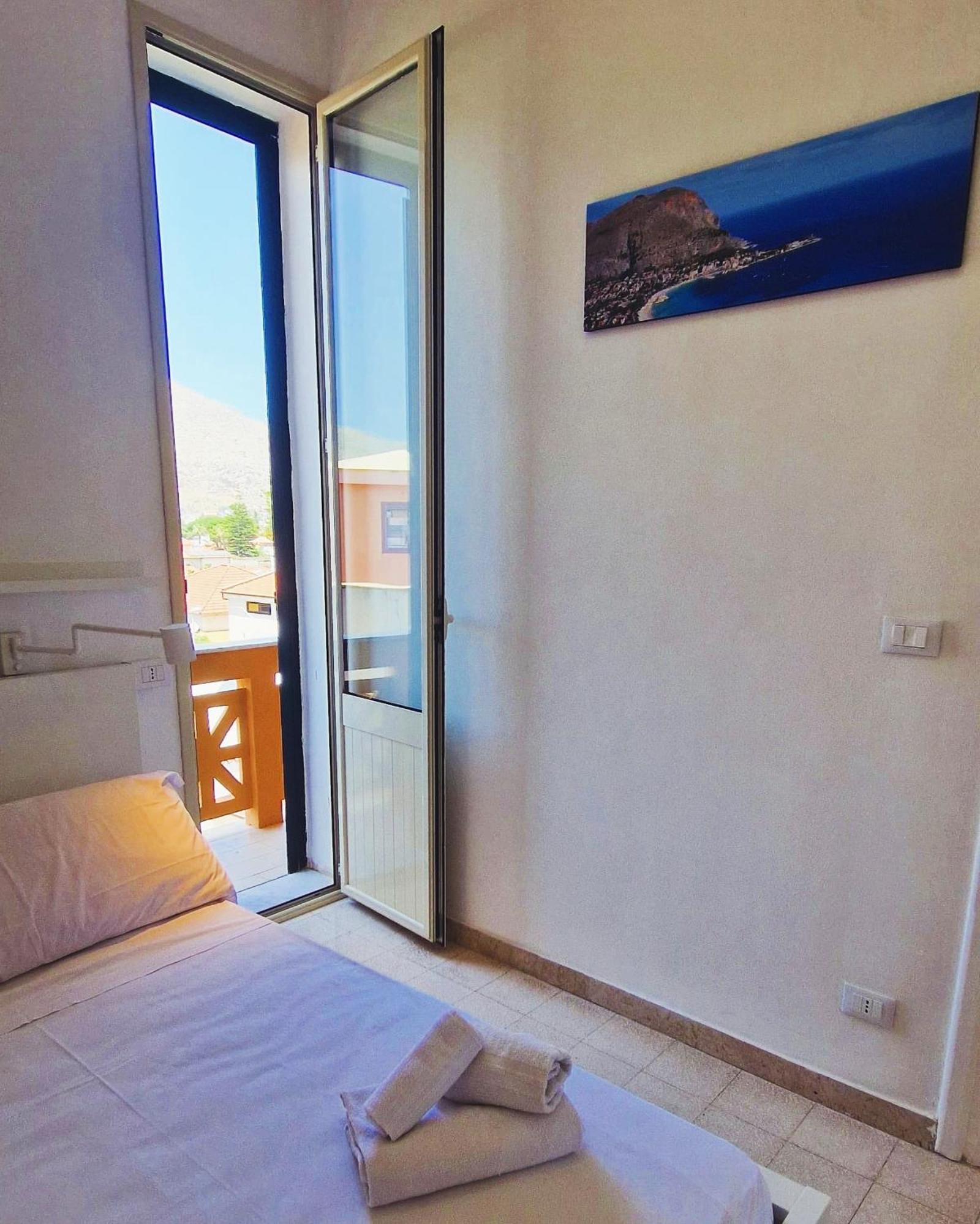 Apartment By The Sea Mondello Beach باليرمو المظهر الخارجي الصورة