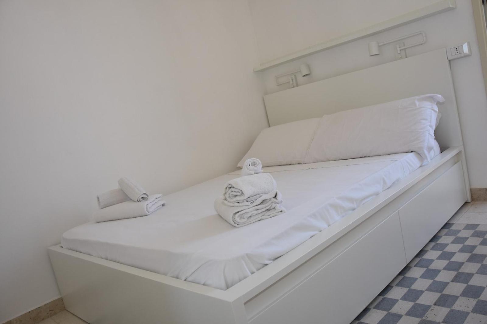 Apartment By The Sea Mondello Beach باليرمو المظهر الخارجي الصورة